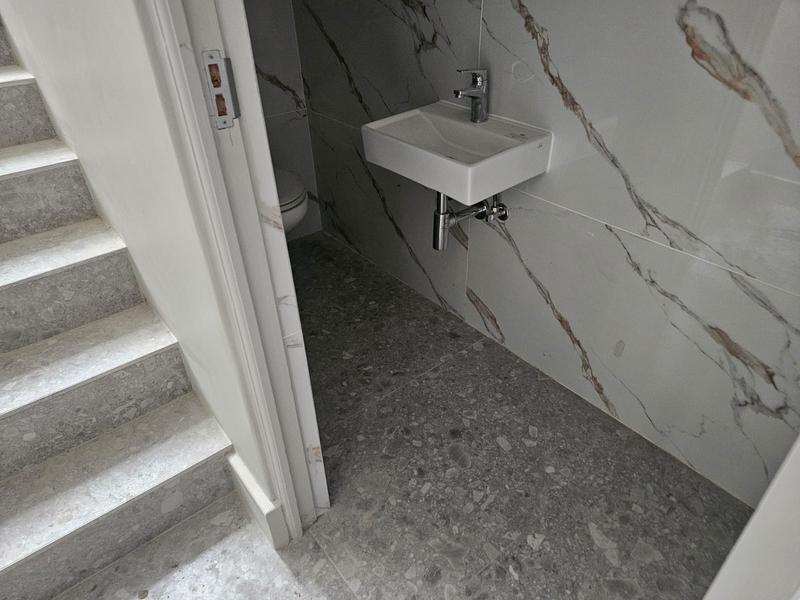 To Let 3 Bedroom Property for Rent in Uitzicht Western Cape